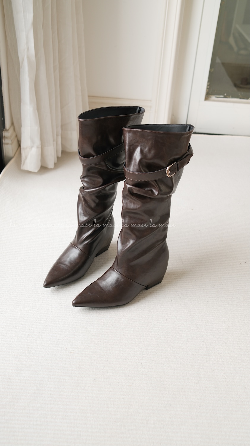 Boots gối đế thấp nữ Bromi